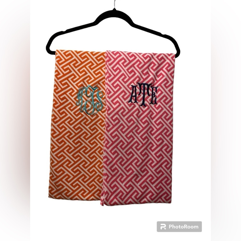 Set Of 2 WB Infinity Scarves OS